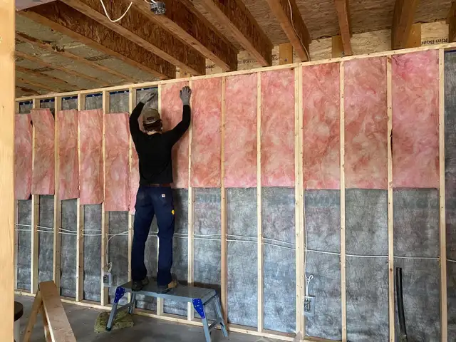 Insulation installation in Roofing in Muskoka - Image 2