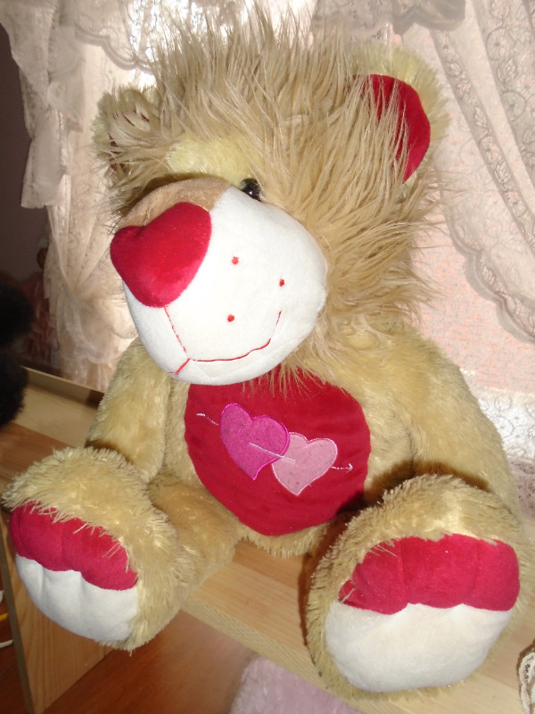 22 Inch Lion $15. - His name is Richard, in Toys & Games in Thunder Bay - Image 2
