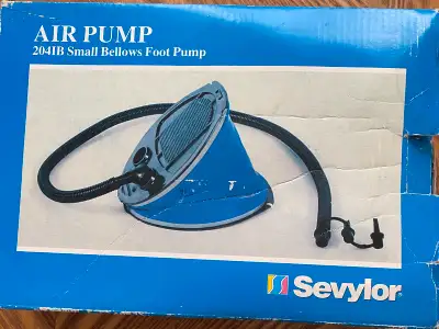 Inflate your fun with this Sevylor 204IB small bellows foot pump! Perfect for inflatable toys, small...