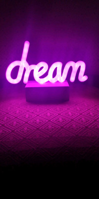 Dream, neon sign