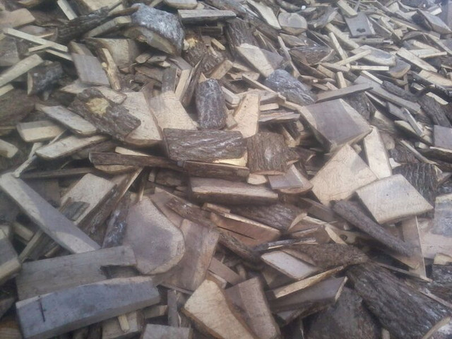 firewood; screened hardwood slabs in Fireplace & Firewood in Grand Bend - Image 2