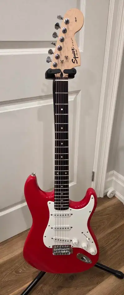 Squier Affinity Stratocaster, View more