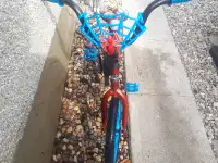 Kids Spider-man bike with training wheels