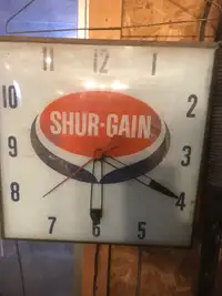SHUR-GAIN antique light up clock