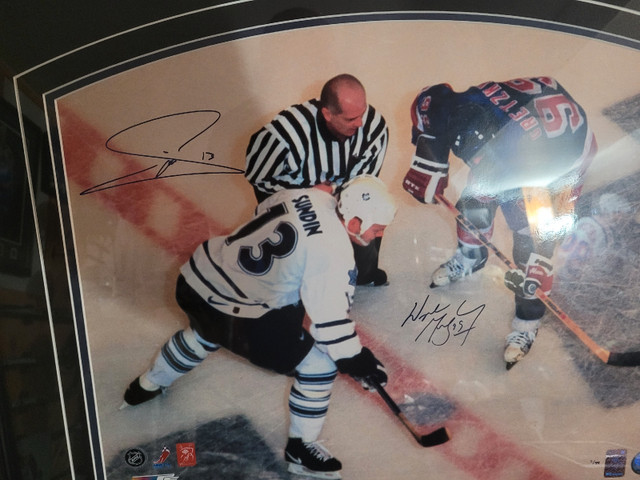 Wayne Gretzky And Mats Sundin LE Photo Frame  in Arts & Collectibles in St. Catharines - Image 4