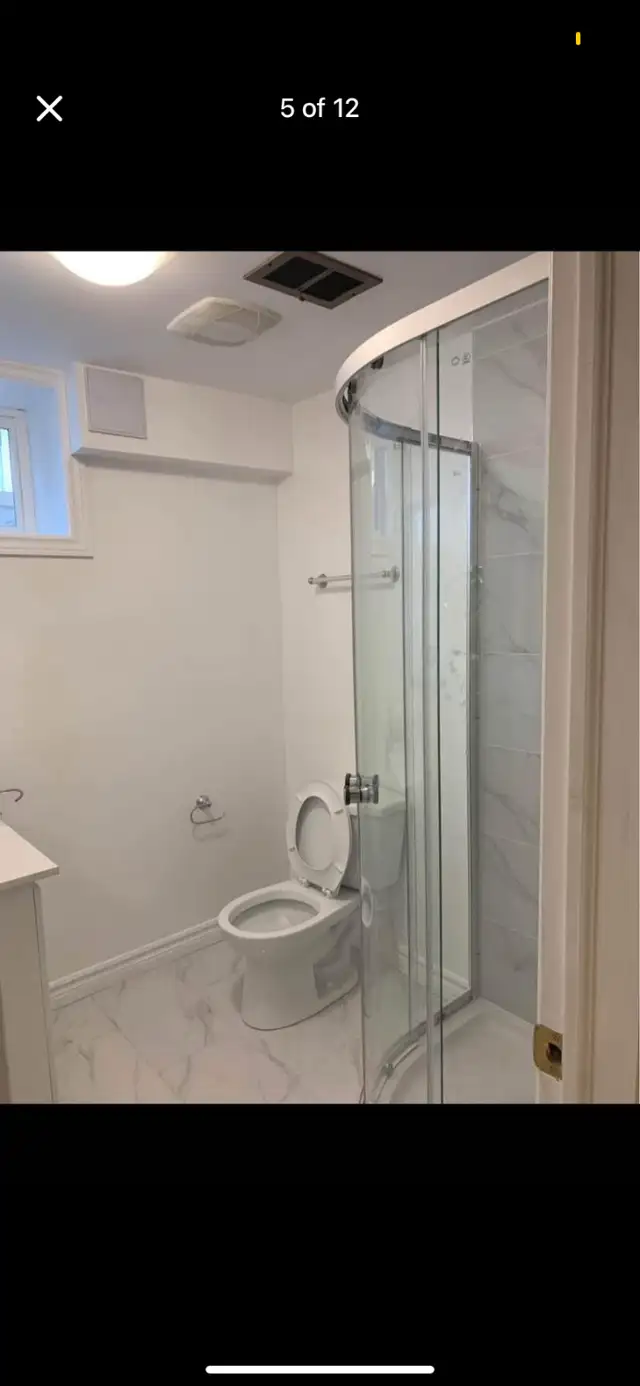 One spacious private room with washroom for rent632849225382431216