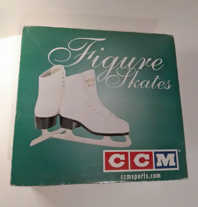 Patins artistiques CCM   / No. 10 in Skates & Blades in Longueuil / South Shore - Image 5