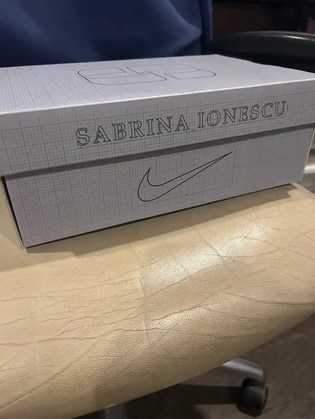 women’s shoes in Women's - Shoes in Kitchener / Waterloo - Image 5