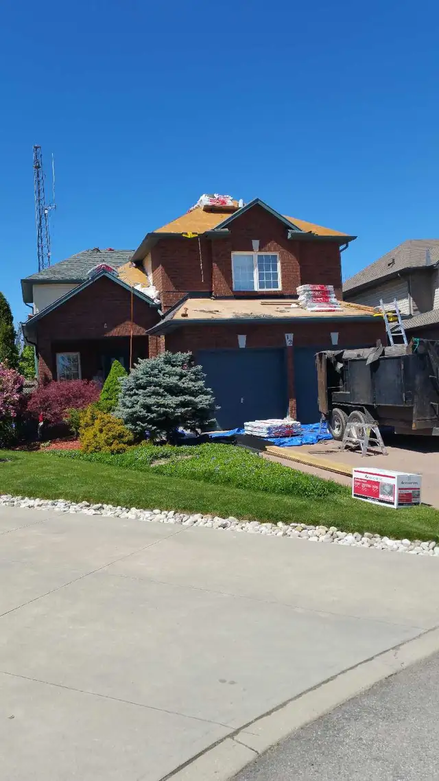 LOOKING FOR ROOFERS
