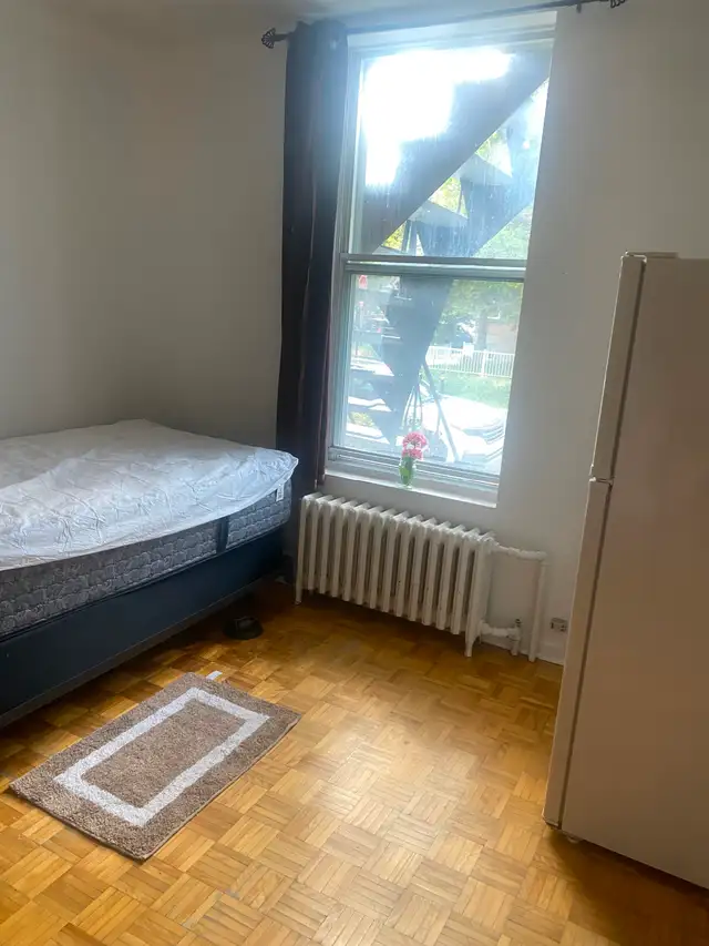 Room for rent in Room Rentals & Roommates in City of Montréal - Image 2