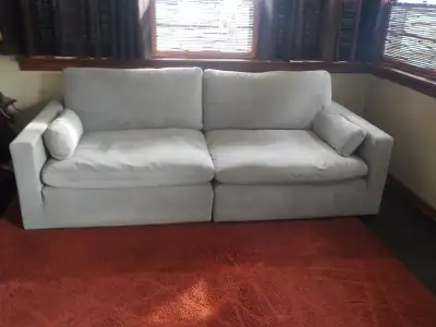 This sectional is in excellent condition and is very comfortable for larger ppl. Am selling because...