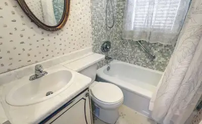 Short and long term rental East York
