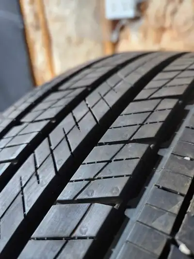 (4)-235/60R18 Goodyear Assurance Finesse All Season Tires "Like New Take Offs" All Season Tires Unde...