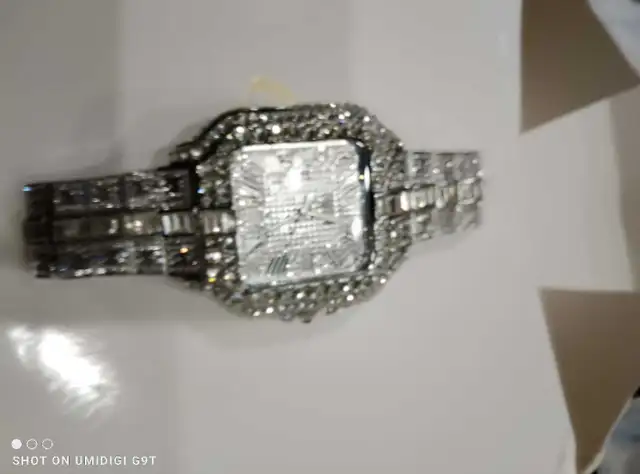 Cartier Santos iced out in Jewellery & Watches in City of Montréal - Image 6