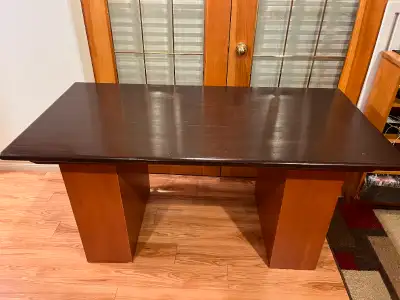 TABLE EN BOIS POUR DIFFÉRENTES UTILISATIONS. DIMENSIONS: TABLE:30 POUCES X 60 POUCES- 75 CM. X 150CM...