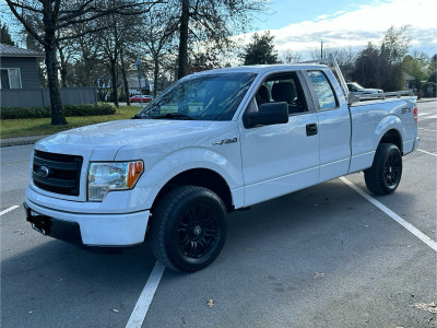  2014 FORD F150 STX 2WD SUPER CAB LOCAL NO ACCIDENTS ONLY 136KM!