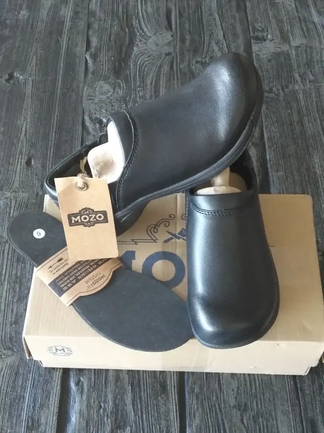 Mozo Forza Leather Food Service Women's Shoes sz6 in Women's - Shoes in City of Toronto - Image 3