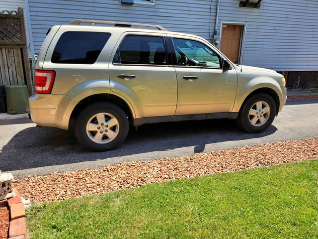 2011 Ford Escape V6 3 liter. Saftied. More pictures coming soon in Cars & Trucks in Windsor Region