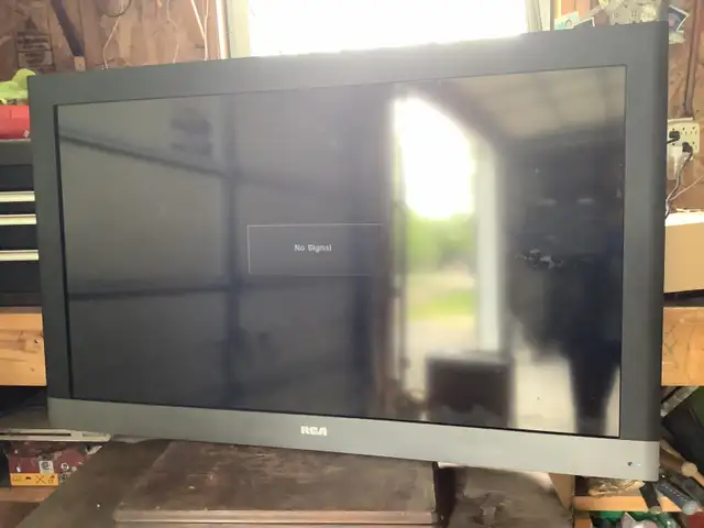RCA 46" LCD TV in TVs in Gatineau - Image 3