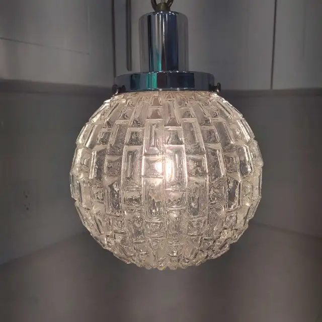 Vintage '50s-60s MCM Prismatic Orb Chrome Pendant Light Fixture in Indoor Lighting & Fans in Oshawa / Durham Region - Image 2