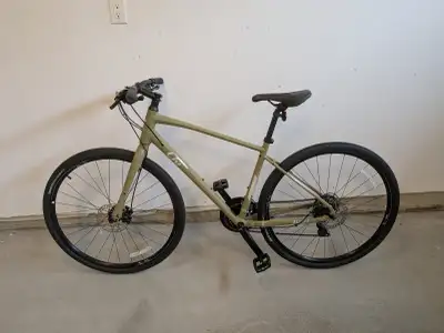 2022 Giant Liv Alight 3 Disc Women's Hybrid Bike, View more