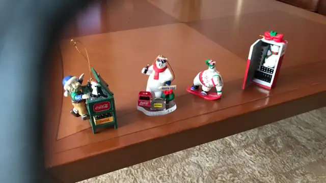 Vintage Christmas Collectibles64520063960451120