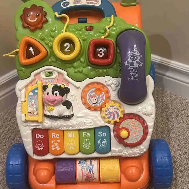 Kid toy with music & walker in Toys in Ottawa - Image 2