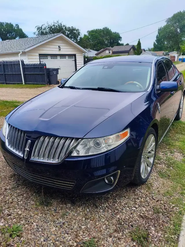 2011 Lincoln MKS