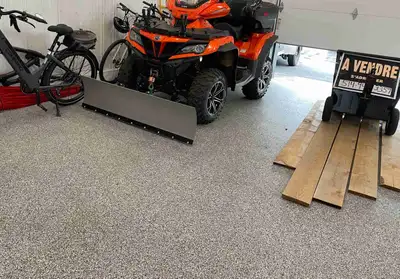 La pelle est neuve le 4 roue en très bonne condition