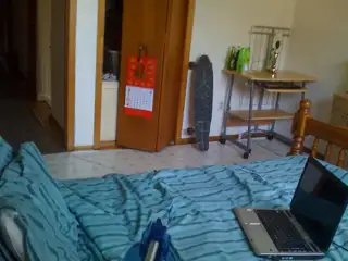 3 blocks west Spadina/Dundas … at the centre of chinatown Right downtown! A private room (furnished)...