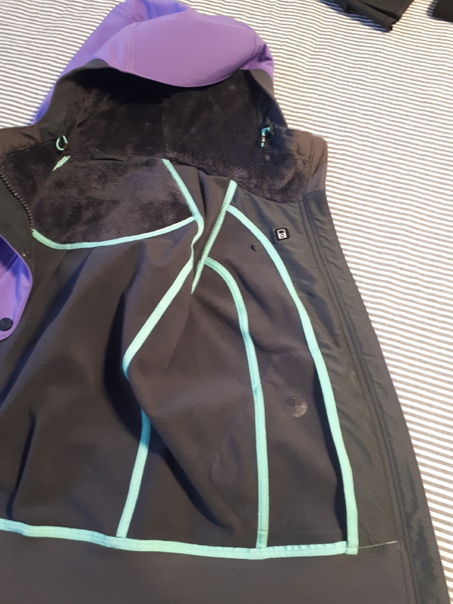 Lululemon soft shell jacket, size 4 in Women's - Tops & Outerwear in Strathcona County - Image 2