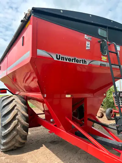 8250 unverferth grain cart Libra scale, two cameras, Good shape 42000obo