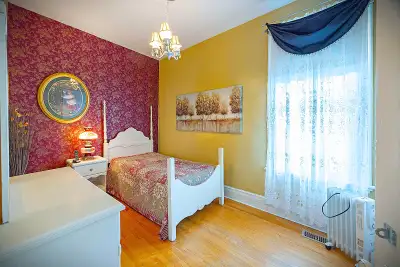 for rent in St Thomas 700 a month all inclusive, including Internet heat Hydro air-conditioning