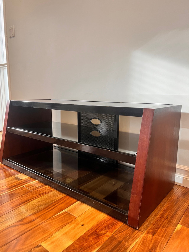 TV Stand / Entertainment Console in TV Tables & Entertainment Units in Winnipeg - Image 2