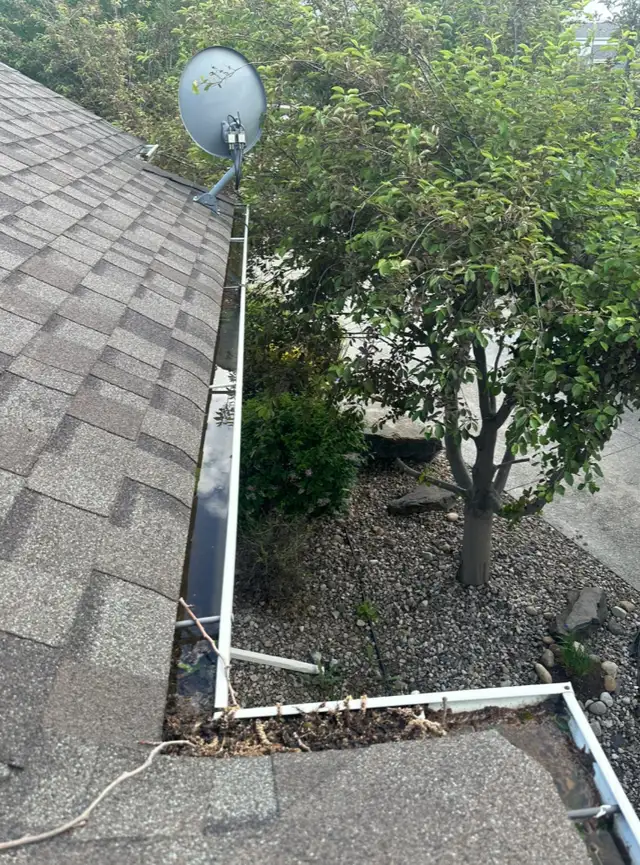 Gutter Cleaning628647413027871220