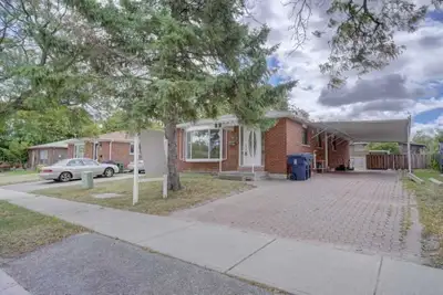 1 shared Bedroom (furnished) for rent in the basement (sharing with another girl). 3 bedrooms baseme...