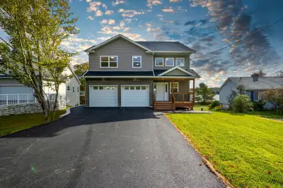 ONE YEAR OLD executive two storey home with a legal two bedroom apartment or perfect as an in law su...