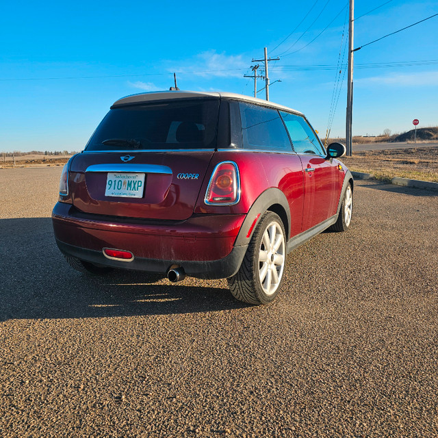 Mini Cooper looks and drives like new in Cars & Trucks in Saskatoon - Image 2