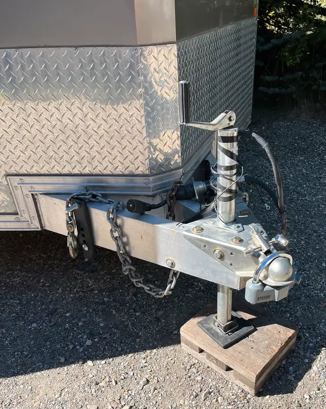 Enclosed Aluminum Car Hauler/Work Trailer in Other in Nelson - Image 6