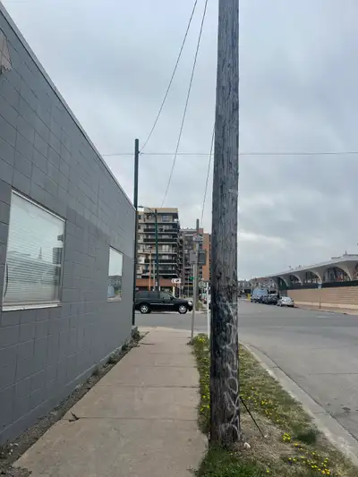 1350 11 Ave SW Calgary AB 4500 sq ft Corner lot Zoned for medical use , retail, restaurant, Lots of...