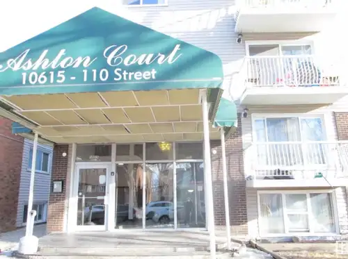 Private Room for Rent – Downtown Edmonton / Near MacEwan University ✨Rent: $720/month ✨Deposit: $200...