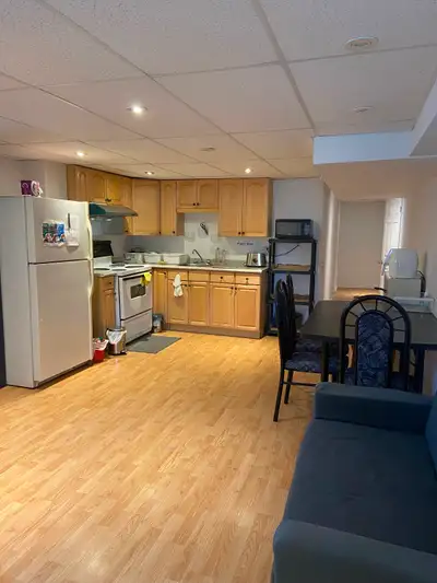 A nice and quiet room for rent which located on Bellamy / Ellesmere. Available on Nov1,2026. Separat...