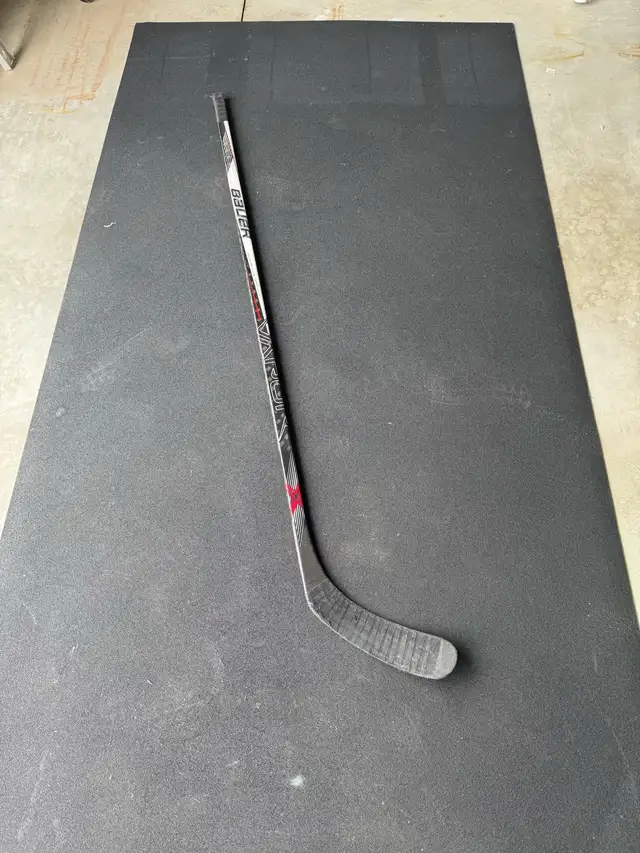 Bauer X700 Hockey Stick (Left) in Hockey in Winnipeg - Image 2