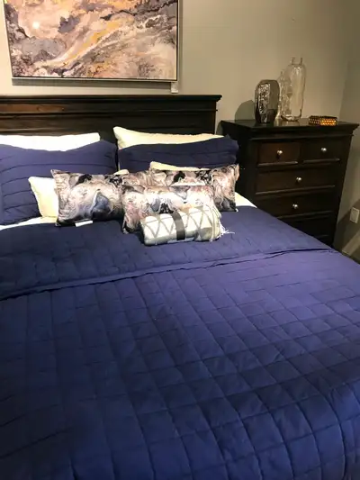 Miss/Square1/University/College CoopFemaleStudentsOnly/Furnished, View more