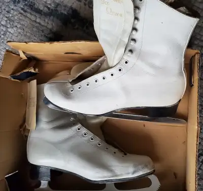 Skates Set Women, View more