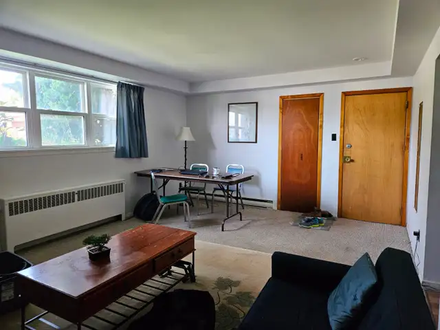 Two bedroom apartment walking distance to Queen's and SLC in Long Term Rentals in Kingston - Image 2