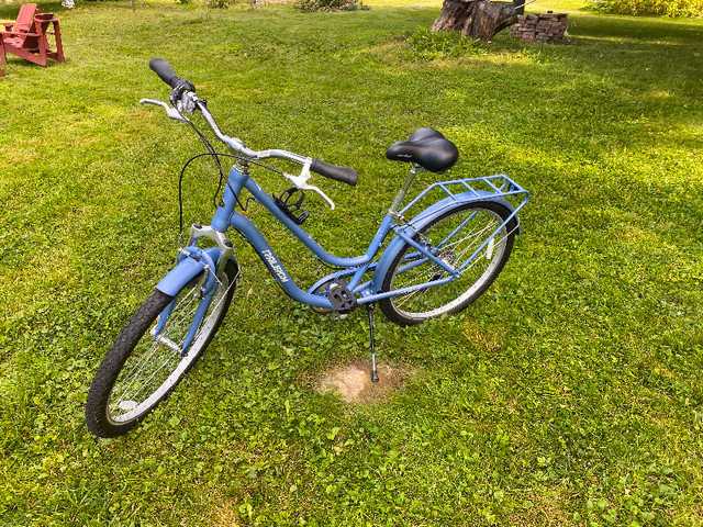 Bicycle/vélo Raleigh pour dames, neuf. $500 dans De route  à Ouest de l’Île - Image 2