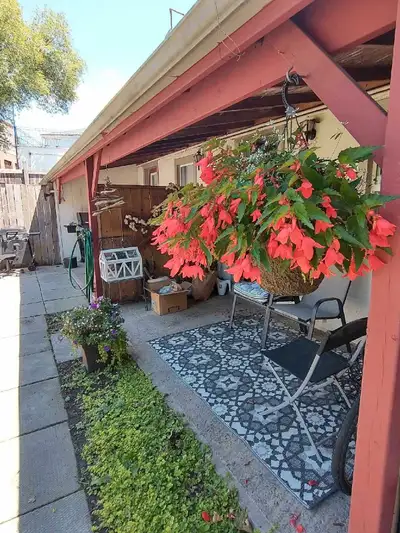Two Bedroom Row House With Washer & Dryer
