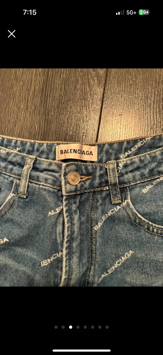 Women’s Balenciaga Jeans Size 27 in Women's - Bottoms in City of Toronto - Image 4