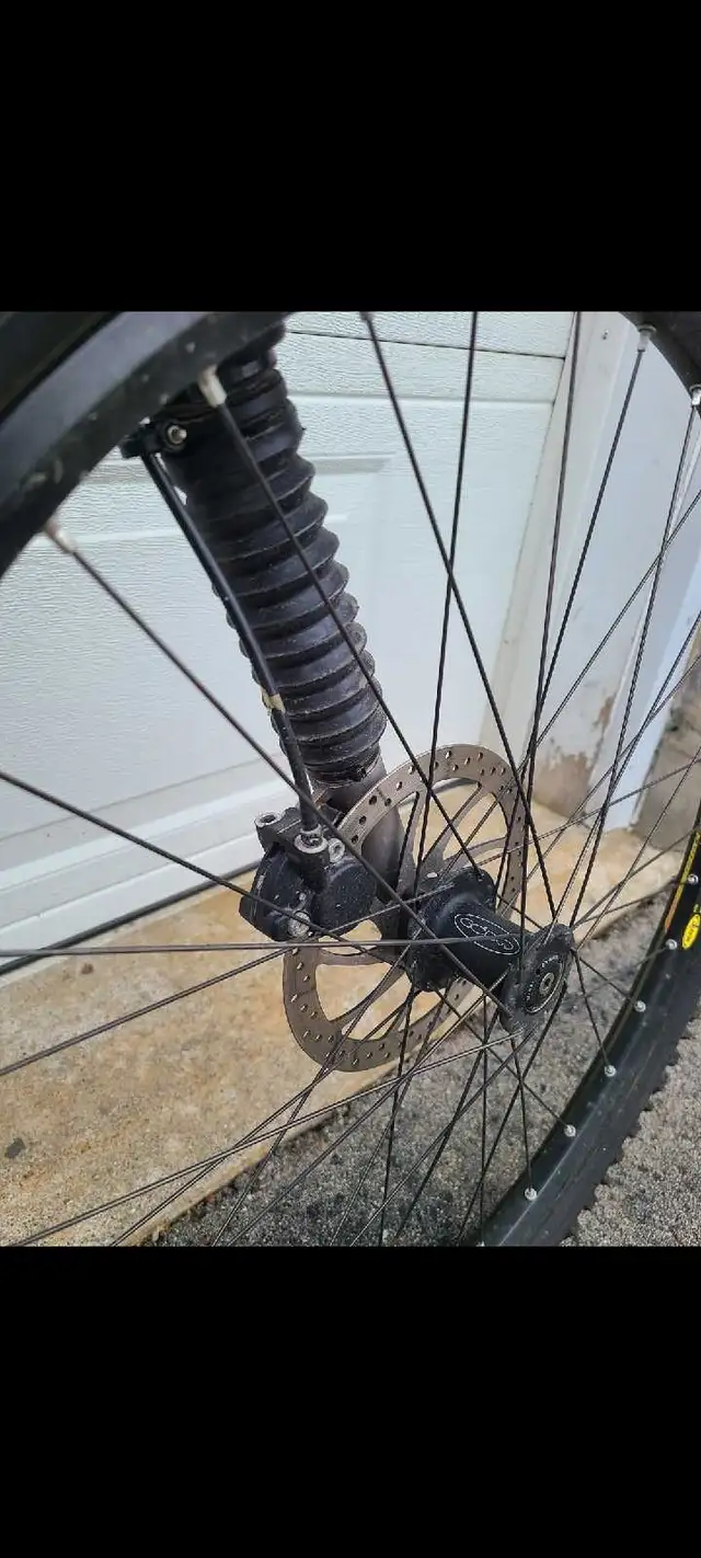 Cannondale F800 hard-tail with Lefty front  shock in Mountain in London - Image 9